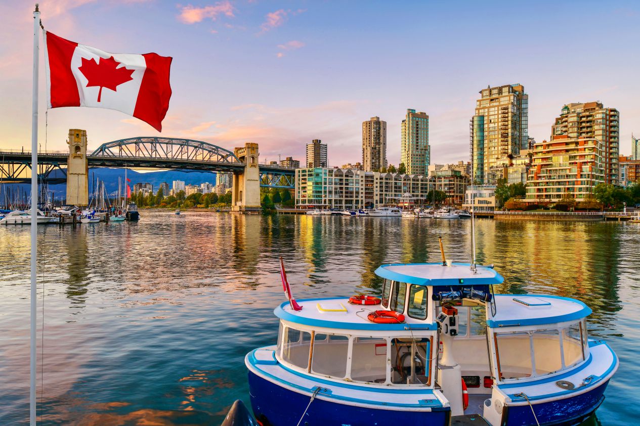 blivale_image_travel_canada_ferry_boat_docked_along_vancouver_canada_1265x843 Are you headed to CANADA? We offer you a perfect travel itinerary